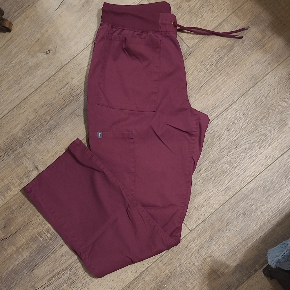 Jaanuu Wine Cargo Scrubs